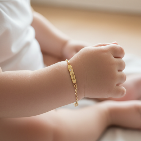 Pulsera Placa Corazon Personalizado  Niños y Bebe  100% en Oro 18 Kilates.