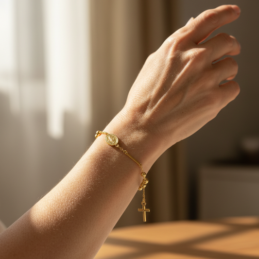 Pulsera Rosario  bola 4mm cruz Gold.