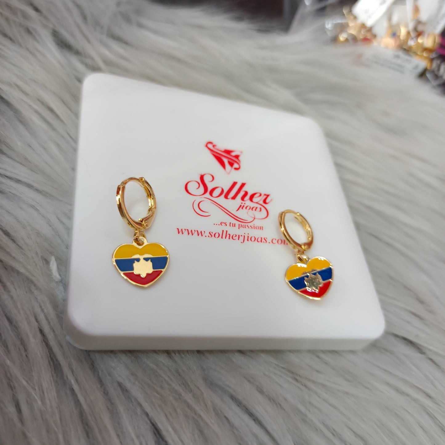 Pendiente Corazón ❤️ Ecuador 🇪🇨 Cierre Aro Gold.