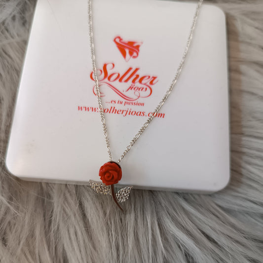 gargantilla con colgante de flor con circonitas