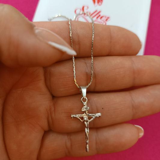 Cadena con colgante de Cristo crucificado plata